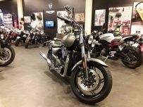 TRIUMPH THUNDERBIRD STORM  特惠價