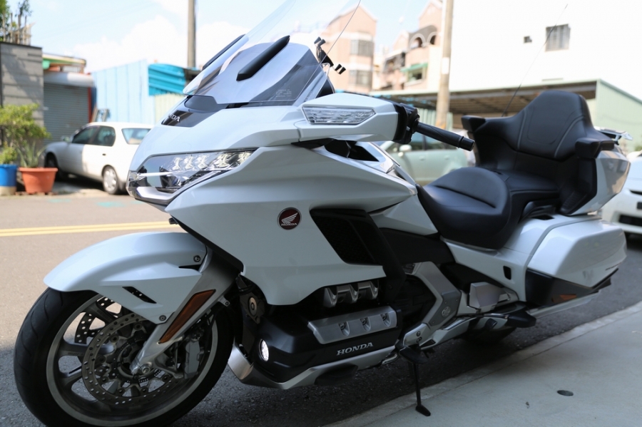 自售2018 GL1800 ( goldwing dct ) 台本公司車- GOLDWING - 重車地平線