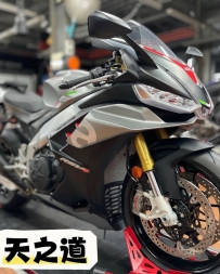 2022 Aprilia RSV4 STD